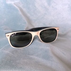 Ray Ban New Wayfarer RB 2132